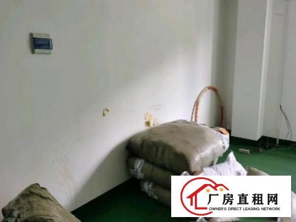  两间20多平的办公室出租