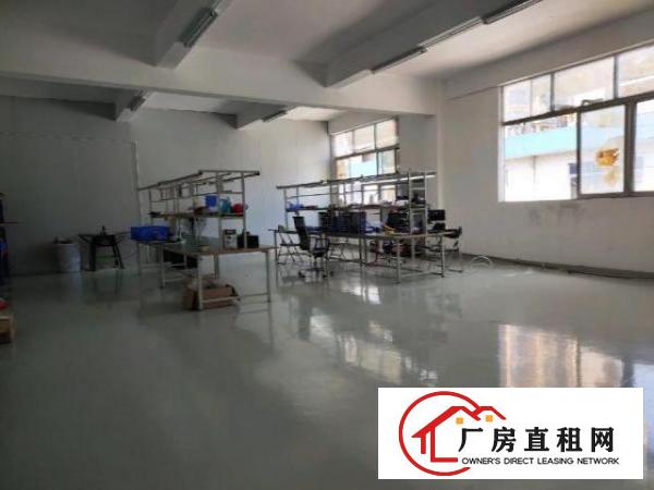  厂房位于沙井沙头工业区，楼上1000平。精装修。