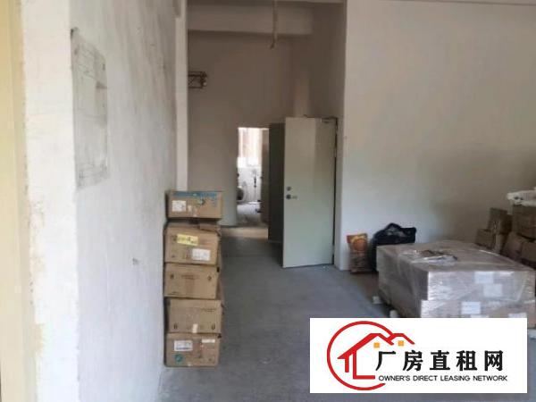  环境好，有多个车位停车，面积足够