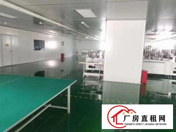  后亭地铁口新出楼上2400平米带精装修厂房出租，