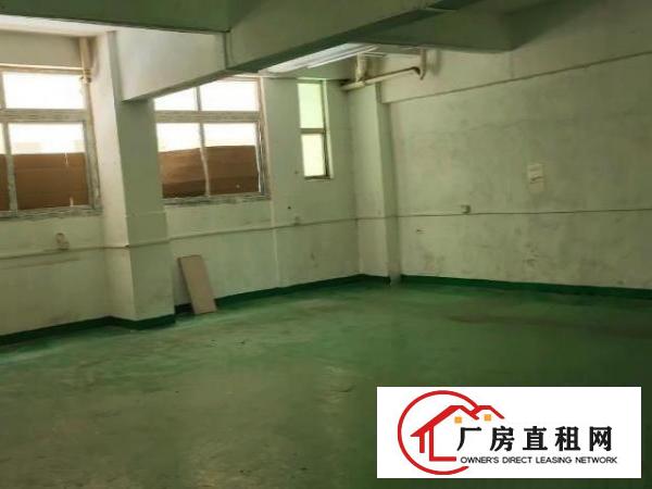  厂房位于沙井大王山，西环路边上，楼上150平，租金便宜。