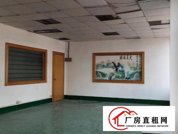  厂房位于沙井马鞍山地铁口附近，带装修，吊好顶全新地坪机