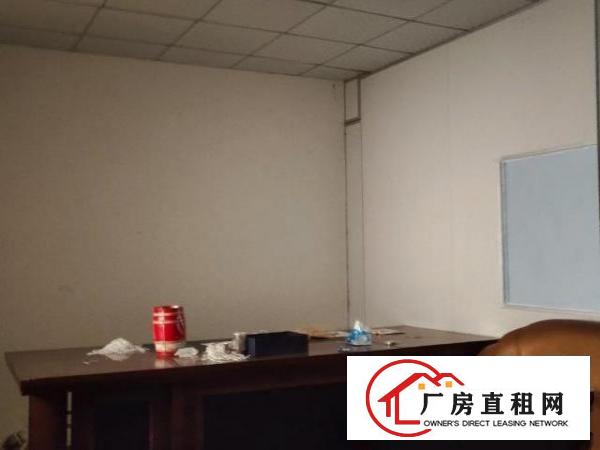  厂房位于沙井马鞍山地铁口附近，带装修，吊好顶全新地坪机
