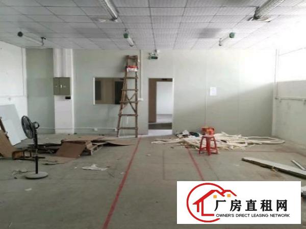  深圳市松岗镇东方田园路13号。三楼免中介厂房出租（中介勿扰）