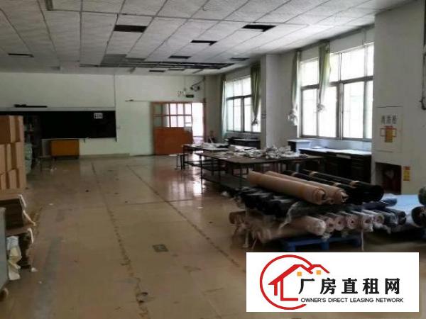  深圳市松岗镇东方田园路13号。三楼免中介厂房出租（中介勿扰）