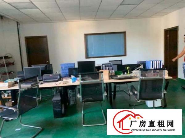  松岗东方社区蚌岗新出楼上500平精装修厂房，实际400平