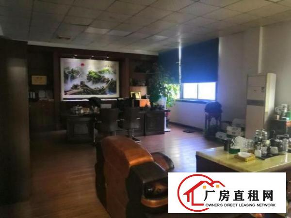  松岗楼岗新出楼上1400平精装修厂房