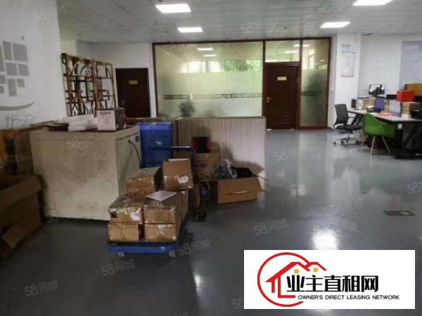  松岗溪头楼上450平精装修厂房出租，交通方便配套齐全