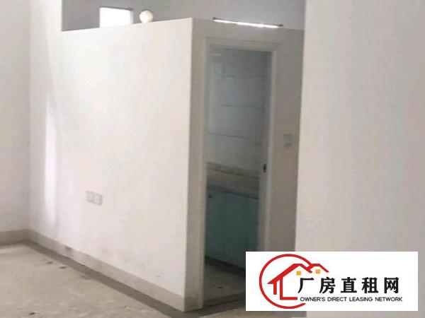  石岩汽车站旁边商办场地低价出租