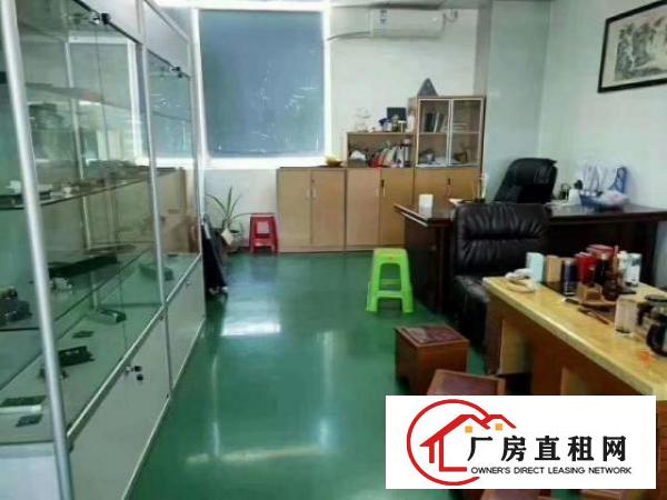  宝安区石岩同富裕工业区3楼800平米电子厂生产车间出租