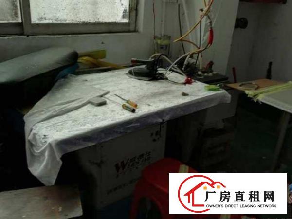  出租宝安区石岩官田社区塘坑村服装车间分租