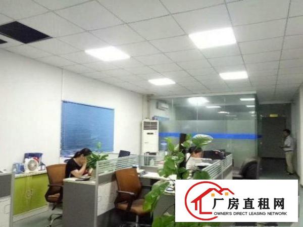  石岩料坑新房源！空出3楼整层550平方厂房.人气旺