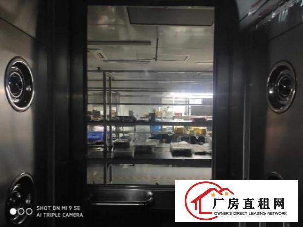  石岩水田第四新出无尘车间1415平，无转转费