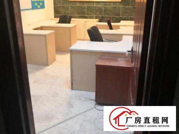  宝安石岩伟泰工业园2400平丶钢构厂房出租（红本丶房东直租）