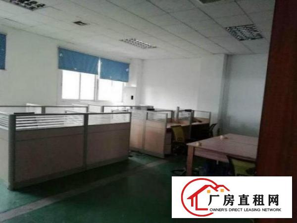  石岩龙眼山1楼厂房650平方出租，适合仓库，周边交通便利