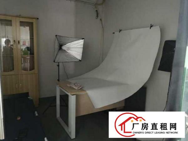  出租宝安石岩厂房一套，面积宽敞，适合做加工