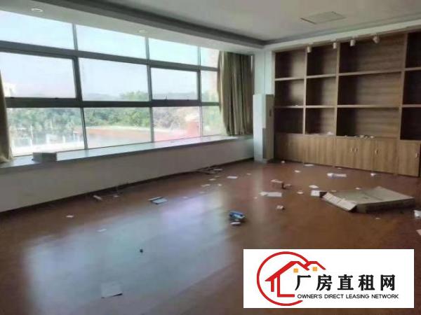  出租宝安区石岩物流园现成装修1500平方，只要20块