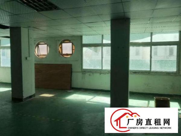  石岩罗租楼上380平厂房出租，证件齐全，现成地坪