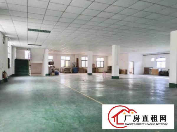  石岩塘头空出三楼580平方厂房，有地坪漆，使用率高！