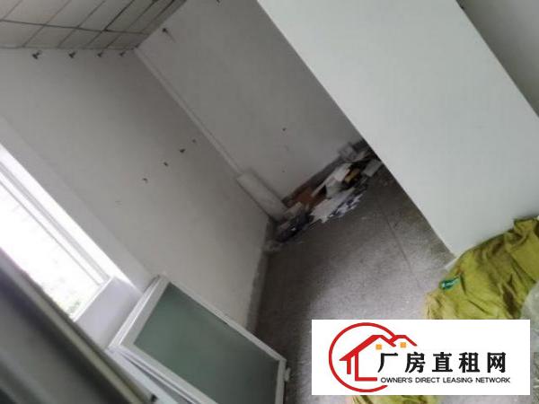  石岩巧通工业园180平米厂房，带装修，水电齐全