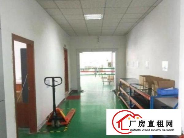  石岩应人石出租三楼厂房980平，有地坪漆，无公摊