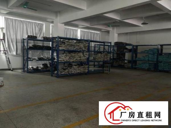  石岩官田1楼厂房700平厂房，可分租，配套成熟