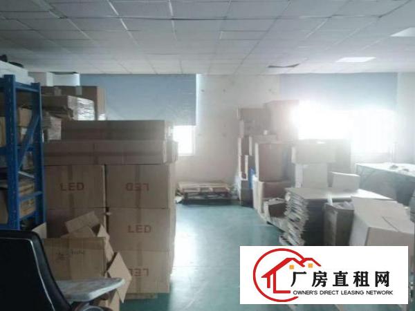  宝安区石岩北环路地铁口精装修无尘车间