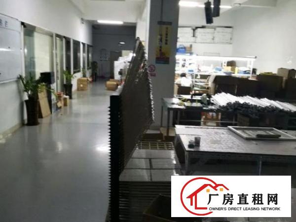  自己租的，部分办公室和车间出租。我们做灯具和广告灯条。