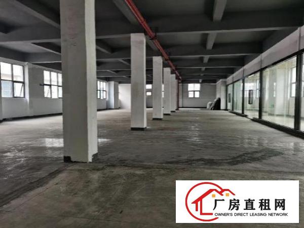  业主直租，石岩宝联创新园轻加工厂房667平招租带货梯免停车费
