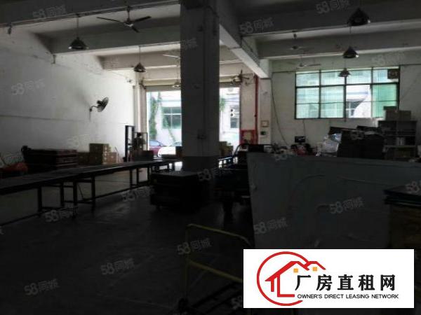  石岩万大工业区400平一楼厂房转让，交通便货柜车可以到无中介