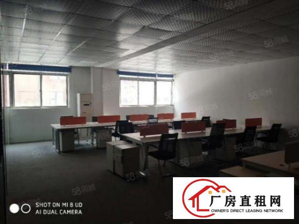  石岩镇中心2楼210平，精装修，无转让费