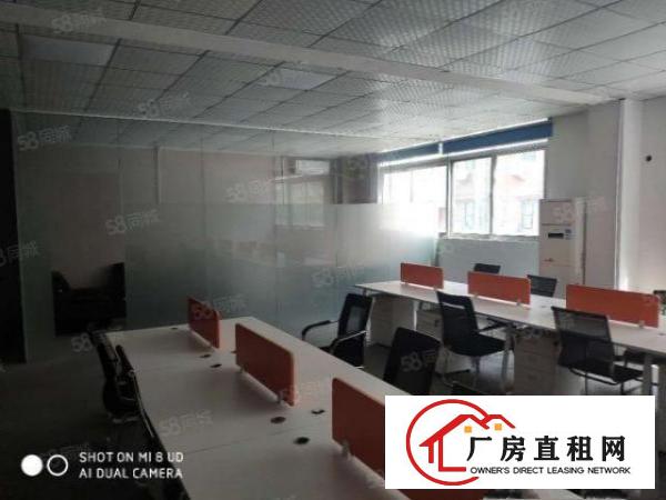  石岩镇中心2楼210平，精装修，无转让费