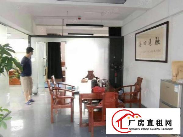  2楼140平精装修租3220元