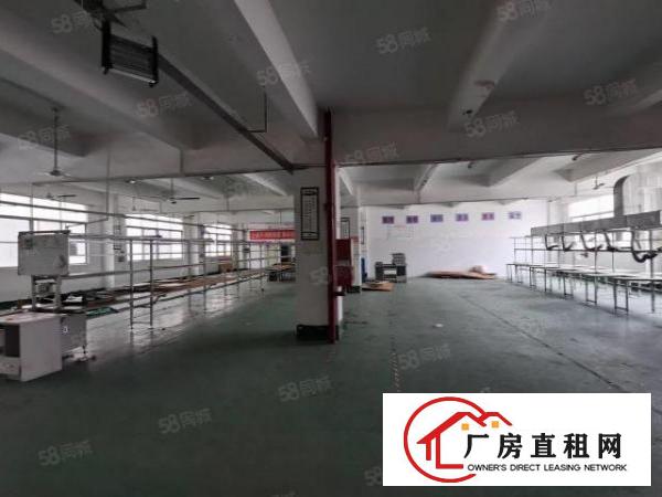  石岩料坑新出楼上500平精装修无转让费厂房出租