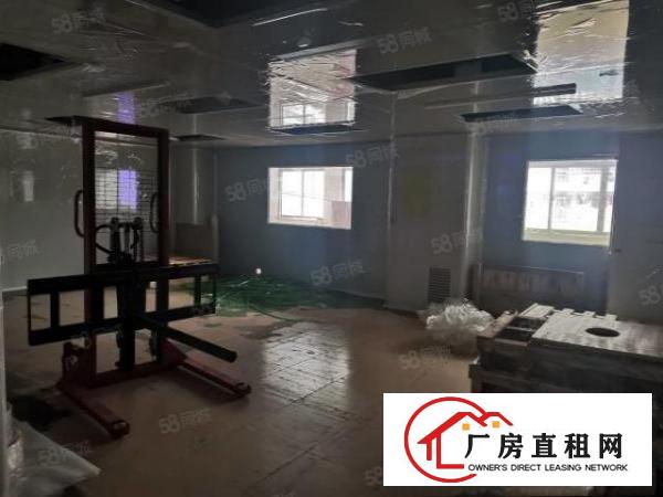  石岩物流园旁2楼一整层650平，精装修，无转让费