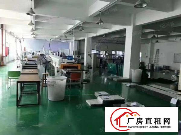  石岩新出楼上2000平带装修的厂房出租