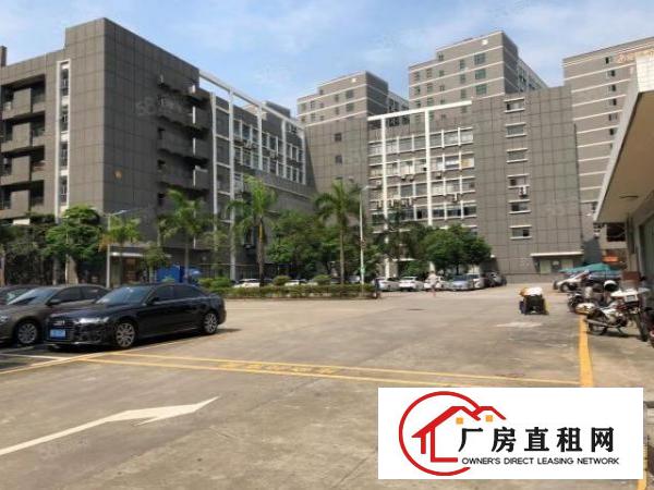  宝安石岩镇高速出口附近，楼上带精装修1100平方厂房出租