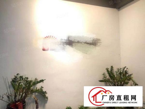  石岩6号地铁口，村委直租，4楼340平，精装无转让费