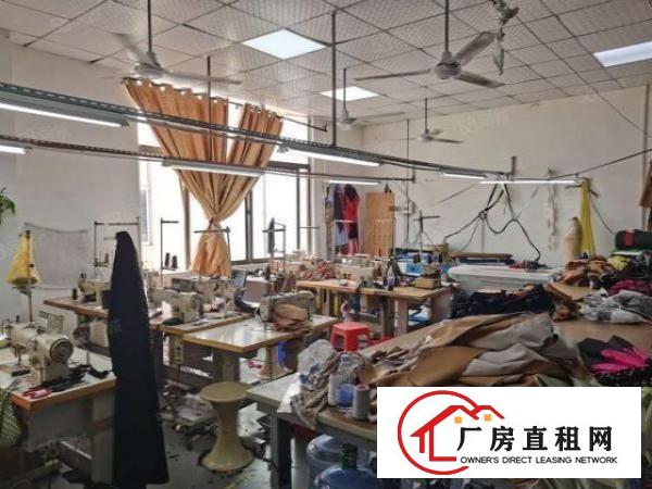  石岩汽车站新出楼上400平精装修厂房，现成地坪漆全新吊顶