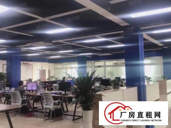  石岩镇新出楼上带精装修，无转让费2800平方厂房出租