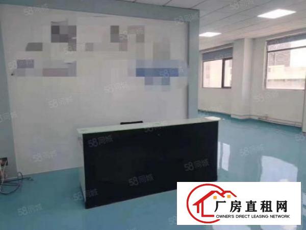  石岩镇高速出口附近，楼上带精装修1100平方厂房出租