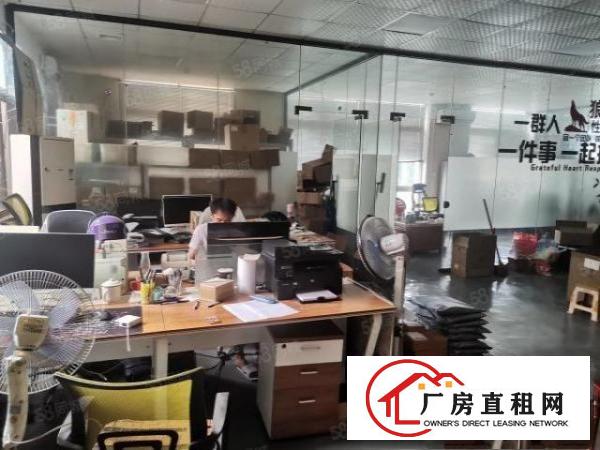  石岩松白路外贸工业区2楼300平，精装修，无转让费