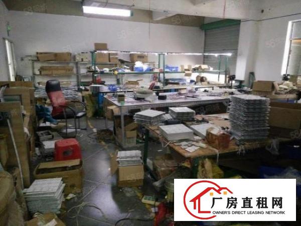  石岩罗租新出楼上300平精装修厂房，水电到位，价格便宜