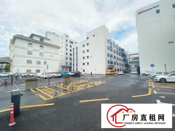  石岩罗租新出楼上2400平，水电到位，无转让费