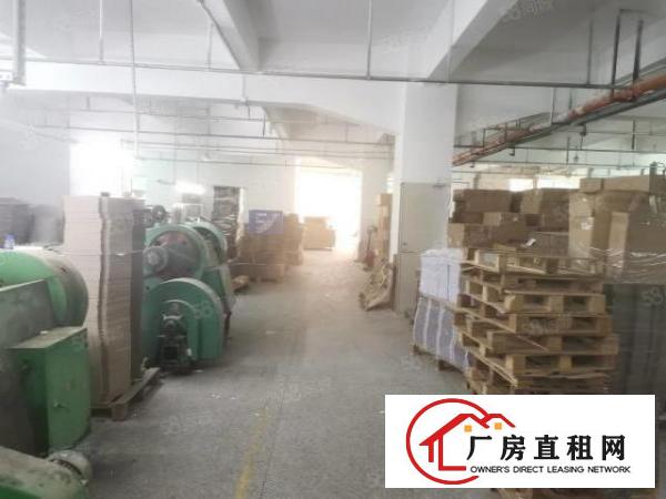  石岩6号线地铁口2楼整层2050平，精装修，无转让费