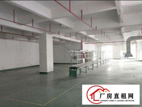  光明上村二楼380平小面积厂房出租，水电齐全，空地大