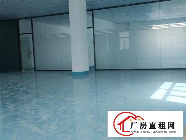  高速路口，小面积精装厂房出租