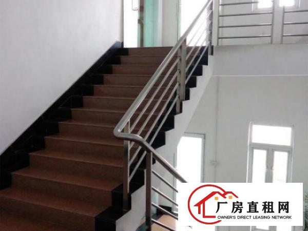  出租光明区公明下村独栋厂房一、三楼出租，面积实在，非中介