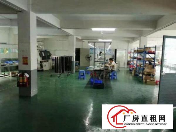  公明根竹园房东直租标准厂房楼上550平出租，九成新，价格优惠