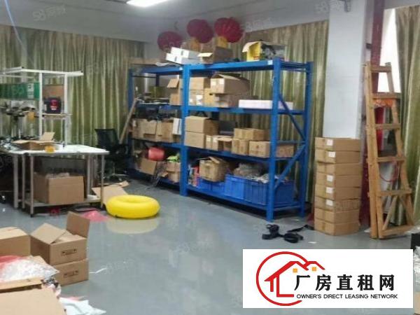  公明田寮新出楼上900平精装厂房出租，适合轻工业，水电齐全。